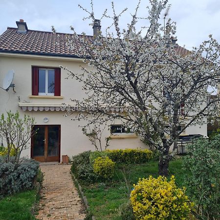 Logement Cosy Au Coeur D'Oradour Esterno foto